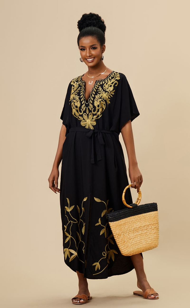 Caftan_Marocain_Broderie_Dorée_Caftan_Caftan_Noir_Caftan_De_Plage_Robe_De_Plage_Caftan_Et_Burkini_Miss_Burkini
